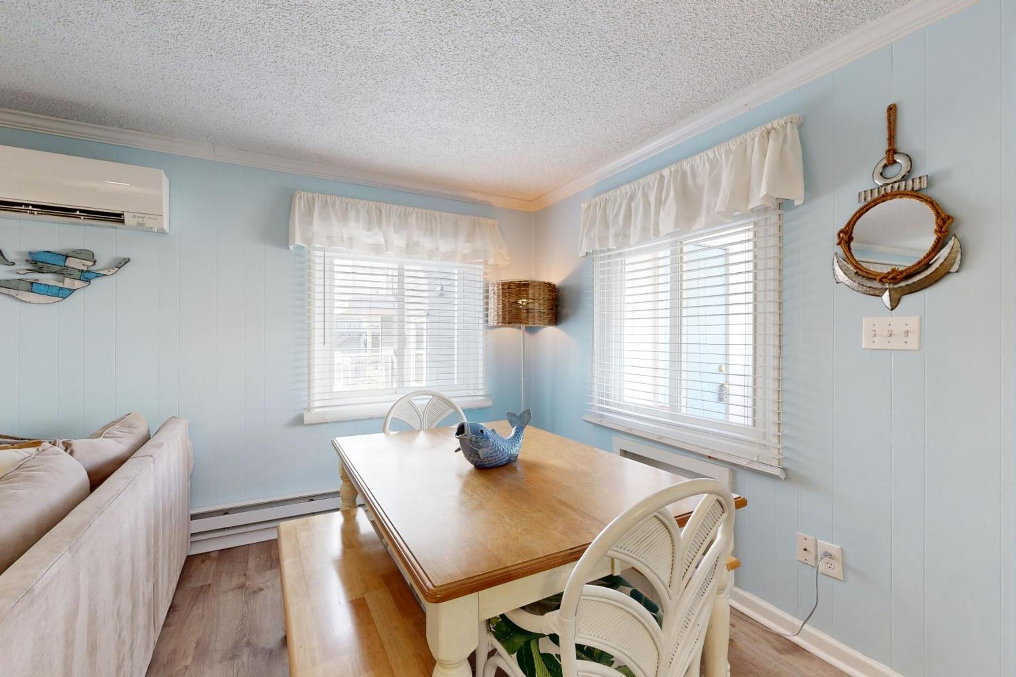 Apartment Sea Squire 201 *
